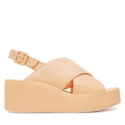 Sandały HÖGL. Brązowe sandały damskie HÖGL, bez wzorów, bez obcasa, na koturnie. Za 489.99 zł.