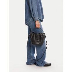 Torebka MICHAEL Michael Kors. Czarne torebki klasyczne damskie MICHAEL Michael Kors, bez wzorów, bez dodatków. Za 1,059.00 zł.