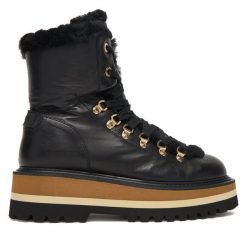 Trzewiki Bogner. Czarne botki damskie Bogner, bez obcasa, na płaskiej podeszwie, bez zapięcia. Za 1,569.00 zł.