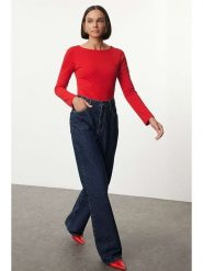 Trendyol Koszulka w kolorze czerwonym rozmiar: XL. Czerwone bluzki damskie Trendyol, xl, bez wzorów, z bawełny, bez kołnierzyka, bez ramiączek. Za 34.99 zł.