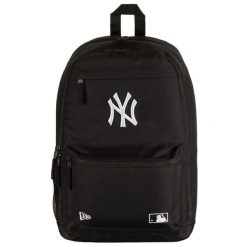 Plecak sportowo-turystyczny dla dorosłych MLB New York Yankees. Czarne plecaki damskie New Era, bez wzorów, z materiału, sportowe. Za 169.99 zł.