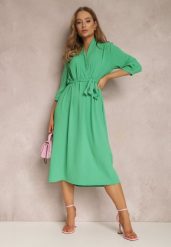 Zielona Sukienka Canopis. Zielone sukienki damskie Renee, m, bez wzorów, z materiału, eleganckie, bez kołnierzyka, bez ramiączek, midi, kopertowe. Za 89.99 zł.
