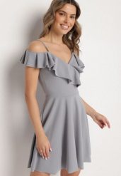Szara Sukienka Rozkloszowana na Ramiączkach z Falbankami Polauri. Szare sukienki damskie Born2be, na co dzień, l, bez wzorów, eleganckie, bez kołnierzyka, bez ramiączek, mini, rozkloszowane. Za 89.99 zł.