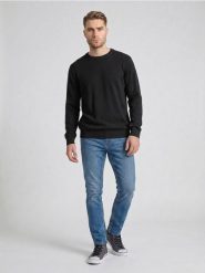 Bawełniany sweter basic - czarny. Czarne swetry męskie Sinsay, l, bez wzorów, z bawełny, bez kołnierzyka. Za 39.99 zł.