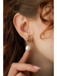 Pierres delicates Kolczyki w kolorze białym z perłami i kwarcem różowym rozmiar: onesize. Białe kolczyki damskie Pierres delicates, z kwarcem, z mosiądzu. Za 78.47 zł.