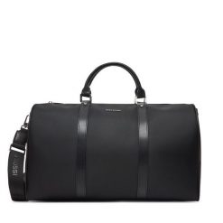 Torba GINO ROSSI. Czarne torebki klasyczne damskie Gino Rossi, bez wzorów, bez dodatków. Za 299.99 zł.