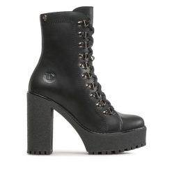 Botki Altercore. Czarne botki damskie Altercore, bez obcasa, na słupku, bez zapięcia. Za 559.99 zł.