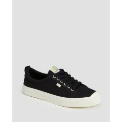 Buty sportowe Cariuma OCA Low Black Canvas Unisex. Czarne buty sportowe na co dzień damskie CARIUMA, bez wzorów. Za 311.50 zł.