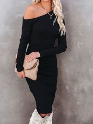 Milan Kiss Sukienka w kolorze czarnym rozmiar: S. Czarne sukienki damskie Milan Kiss, na co dzień, s, bez wzorów, bez kołnierzyka, bez ramiączek, midi, proste. Za 160.96 zł.