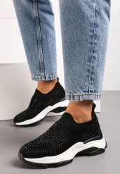 Czarne Buty Sportowe w Cyrkonie na Grubej Podeszwie Coneta. Czarne buty sportowe na co dzień damskie Born2be, z aplikacjami. Za 44.99 zł.