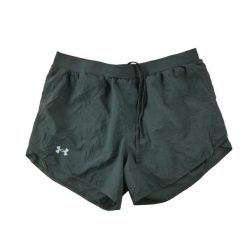 Second life - Spodenki damskie Under Armour - Jak nowy. Czarne spodenki sportowe damskie Under Armour, bez wzorów, z materiału, sportowe. Za 59.60 zł.