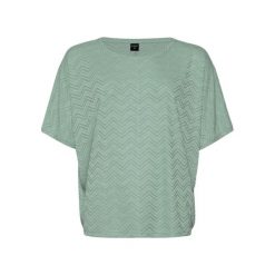 Koszulka damska Protest Jabas. Zielone bluzki damskie Protest, bez wzorów, bez kołnierzyka. Za 217.50 zł.