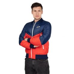 Kurtka Sportowa Męska Nike. Czerwone kurtki treningowe męskie Nike, m, bez wzorów, na fitness i siłownię. Za 363.40 zł.