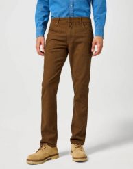 WRANGLER MĘSKIE SPODNIE GREENSBORO MONKS ROBE 112358919 W15Q017442. Spodnie materiałowe męskie Wrangler, bez wzorów. Za 219.99 zł.