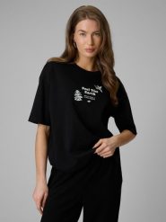 T-shirt regular z nadrukiem damski 4F 4FRSS26TTSHF3704. Brązowe t-shirty damskie 4f, m, bez wzorów, z bawełny, bez kołnierzyka. Za 79.99 zł.