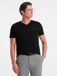 Męski T-shirt V-NECK z elastanem - czarny V3 OM-TSCT-0106 - XXL. Czarne t-shirty męskie Ombre Clothing, l, bez wzorów, z bawełny, bez kołnierzyka. W wyprzedaży za 39.99 zł.