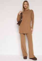 Brązowy Prążkowany Komplet Dzianinowy z Bawełną Sweter z Półgolfem i Spodnie Elweda. Brązowe swetry klasyczne damskie Born2be, z bawełny, bez kołnierzyka. Za 109.99 zł.
