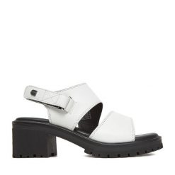 Sandały G-Star. Białe sandały damskie G-Star, bez wzorów, bez obcasa, na słupku. Za 155.99 zł.