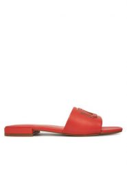 Guess Klapki FLJTAR LEA19 Koralowy. Pomarańczowe klapki damskie Guess, z aplikacjami, ze skóry, bez obcasa. Za 399.99 zł.