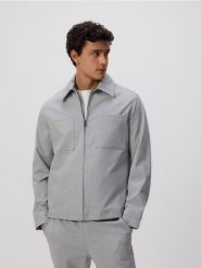 Rozpinana bluza z kołnierzem - jasnoszary. Szare bluzy bez kaptura męskie Reserved, l, z dzianiny. W wyprzedaży za 79.99 zł.