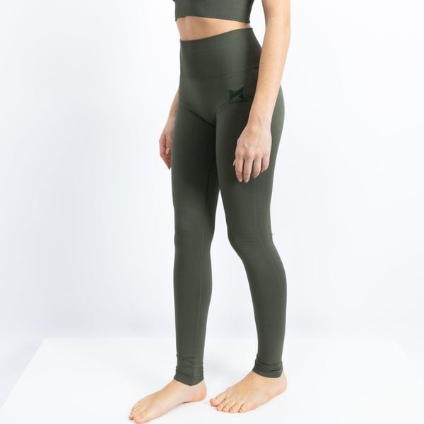 Legginsy sportowe damskie Xtreme Sportswear. Zielone legginsy damskie XTREME SOCKSWEAR, bez wzorów, z elastanu. Za 142.99 zł.