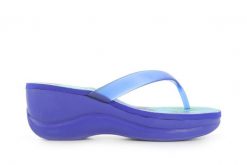 Japonki Dijean 260 982 Abstract Blue, Niebieski, Guma - 40. Niebieskie klapki damskie Dijean, bez wzorów, z gumy, bez obcasa. W wyprzedaży za 26.10 zł.