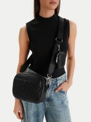 Guess Jeans Torebka CWBEO-GUESS-M-001-09 Czarny. Czarne listonoszki damskie Guess Jeans, z aplikacjami, z jeansu, bez dodatków. Za 229.99 zł.