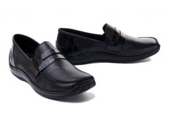 RIEKER L1752-00 black, półbuty damskie. Czarne półbuty damskie Rieker, bez wzorów, bez obcasa. Za 167.94 zł.