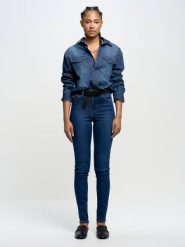 Jeansy damskie skinny z wysokim stanem granatowe Clara 658. Niebieskie jeansy damskie Big Star, z podwyższonym stanem. W wyprzedaży za 229.99 zł.