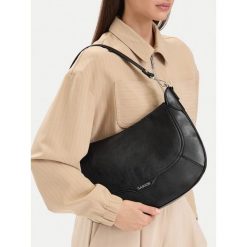 Torebka Lasocki. Czarne torebki klasyczne damskie Lasocki, bez wzorów, bez dodatków. Za 179.99 zł.