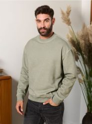 Bluza basic - zielony. Zielone bluzy bez kaptura męskie Sinsay, l. W wyprzedaży za 29.99 zł.