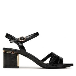 Sandały Lasocki. Czarne sandały damskie Lasocki, bez wzorów, bez obcasa, na słupku. Za 149.99 zł.
