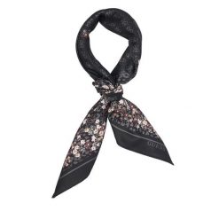 Apaszka Guess. Czarne apaszki damskie Guess, z aplikacjami. Za 154.99 zł.