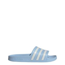 Klapki adilette Aqua. Białe klapki damskie Adidas, bez wzorów, bez obcasa. Za 109.00 zł.