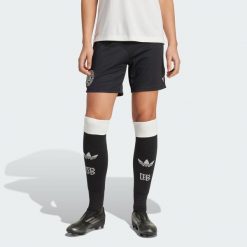 Szorty Germany Anniversary. Białe szorty damskie Adidas, bez wzorów, z materiału, sportowe. Za 199.00 zł.