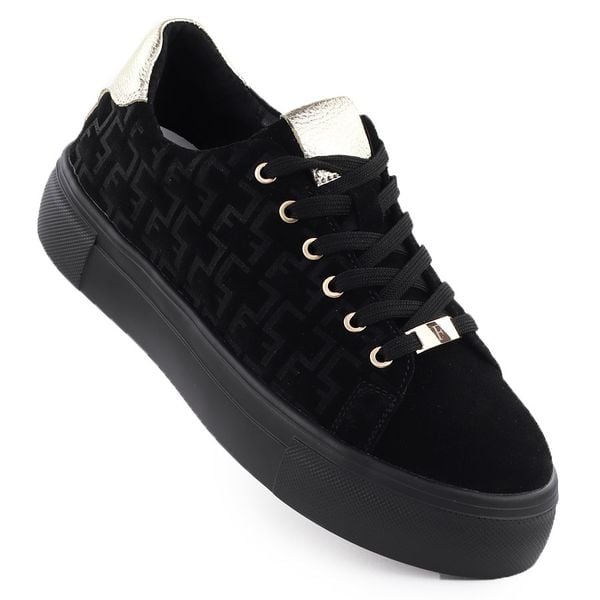 Skórzane półbuty damskie sneakersy na platformie czarne Filippo DP6850. Czarne półbuty damskie Filippo, bez wzorów, ze skóry, bez obcasa, na platformie. Za 167.99 zł.