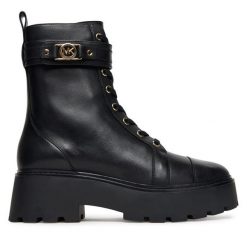 Botki MICHAEL Michael Kors. Czarne botki damskie MICHAEL Michael Kors, bez obcasa, na płaskiej podeszwie, bez zapięcia. Za 939.99 zł.