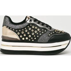 Guess Jeans - Buty. Białe buty sportowe na co dzień damskie Guess Jeans, z aplikacjami, z jeansu. W wyprzedaży za 449.90 zł.
