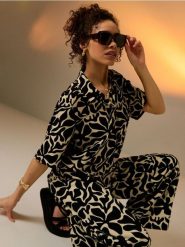 Okulary przeciwsłoneczne w prostokątnych oprawkach - brązowy. Brązowe okulary przeciwsłoneczne damskie Sinsay, prostokątne. Za 19.99 zł.