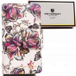 Portfel w kwiaty Peterson PTN 76116-F8 fioletowy. Fioletowe portfele damskie Peterson, bez wzorów, ze skóry ekologicznej. Za 68.99 zł.