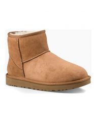 UGG Botki zimowe "Classic Mini II" w kolorze karmelowym ze skóry jagnięcej rozmiar: 42. Brązowe botki damskie Ugg, na zimę, z futra, z okrągłym noskiem, bez obcasa, bez zapięcia. Za 697.85 zł.