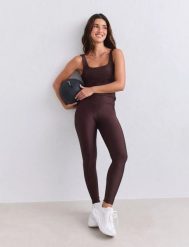 Damskie legginsy z wysokim stanem Shimmer czekoladowe. Brązowe legginsy sportowe damskie Aim'n, l, bez wzorów, z elastanu, z podwyższonym stanem, na fitness i siłownię. Za 303.00 zł.