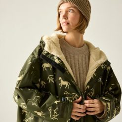 Wodoodporny szlafrok do przewijania dla dorosłych unisex. Brązowe szlafroki męskie Regatta, bez wzorów. W wyprzedaży za 423.50 zł.