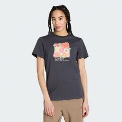 Luźna Koszulka Z Kwiatową Grafiką 2. Szare t-shirty damskie Adidas, bez wzorów, bez ramiączek. Za 149.00 zł.