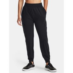 Spodnie Damskie Under Armour Joggery. Czarne spodnie sportowe damskie Under Armour, na fitness i siłownię. Za 399.99 zł.