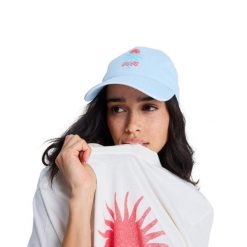 Czapka dla Kobiety LIVE FOREVER Niebieski. Niebieskie czapki z daszkiem damskie Roxy, bez wzorów, z bawełny. Za 109.99 zł.