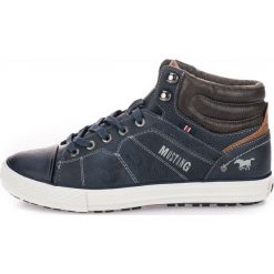 Mustang tenisówki męskie 44 ciemnoniebieski. Niebieskie trampki i tenisówki męskie Mustang, bez wzorów, za kostkę, bez zapięcia. W wyprzedaży za 238.00 zł.