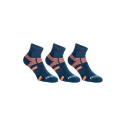 Skarpety sportowe RS560 3 pary. Szare skarpetki męskie ARTENGO, bez wzorów, z bawełny. Za 29.99 zł.