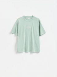 T-shirt relaxed z haftem - jasnozielony. Zielone t-shirty męskie Reserved, l, bez wzorów, z bawełny, bez kołnierzyka. Za 69.99 zł.