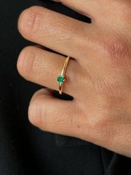 OR Carats Złoty pierścionek z kamieniem szlachetnym rozmiar: 52. Zielone pierścionki damskie OR Carats, z szmaragdem, złote. Za 867.45 zł.